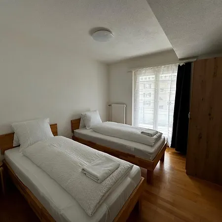 Swiss Holidays-city Апартаменты *